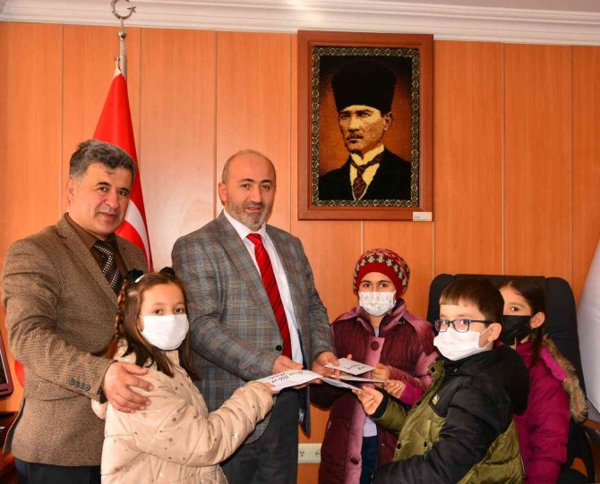 Minik Öğrencilerden İ̇dlip İçin Yardım Kampanyası