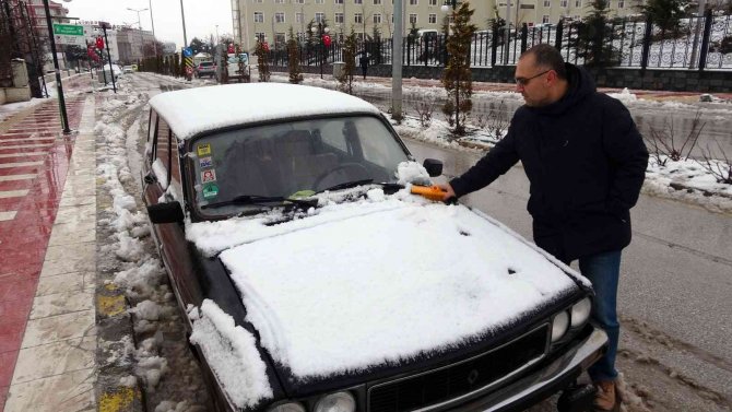 Yozgat’ta Kar Yağışı Etkili Oluyor
