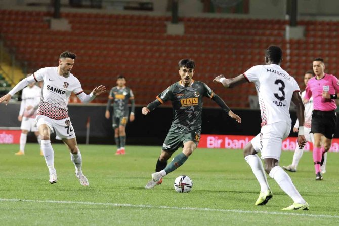 Ziraat Türkiye Kupası: Aytemiz Alanyaspor: 0 - Gaziantep Fk: 0 (İ̇lk Yarı)