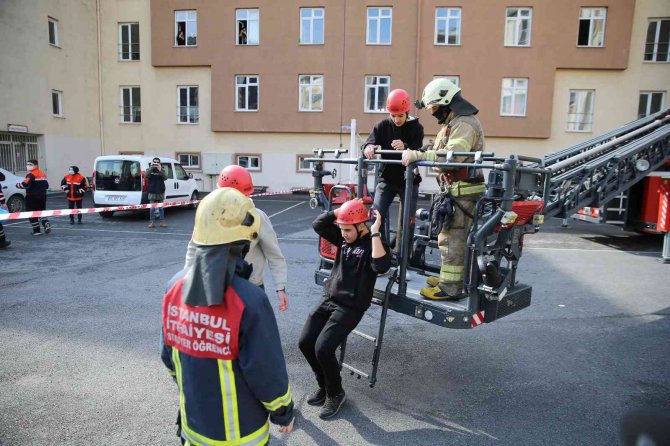 Bayrampaşa’da Nefes Kesen Deprem Tatbikatı