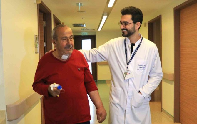 "Mahalle Bilim Kurulu" Dediği Arkadaşları Yüzünden Felç Kalıyordu