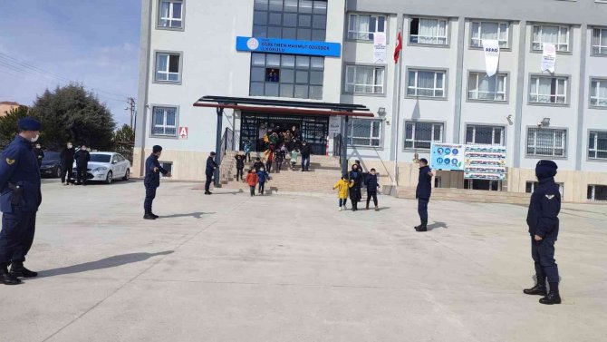 Uşak’ta Deprem Anı Ve Tahliye Tatbikatı Yapıldı