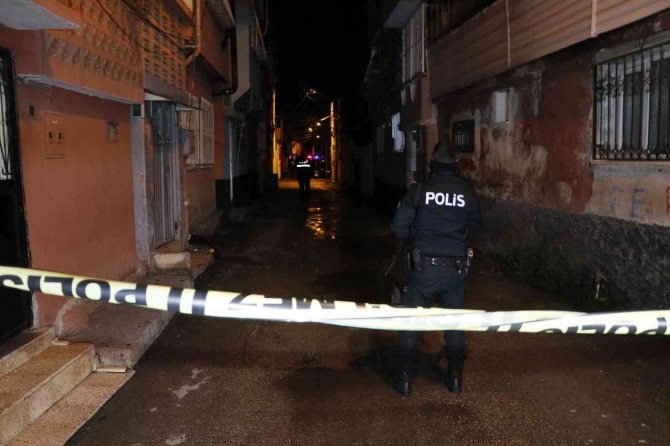 Polislere Tabancayla Ateş Açıp Kaçtı, Saklandığı Evinde Yakalandı