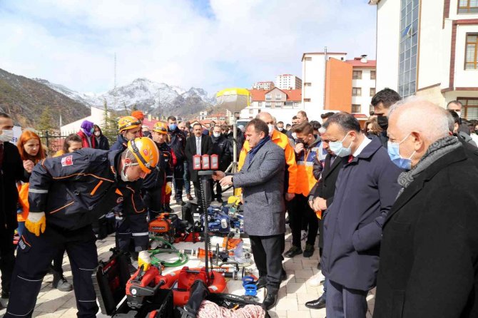 Gümüşhane’de ‘Deprem Anı Ve Tahliye Tatbikatı’ Gerçekleştirildi