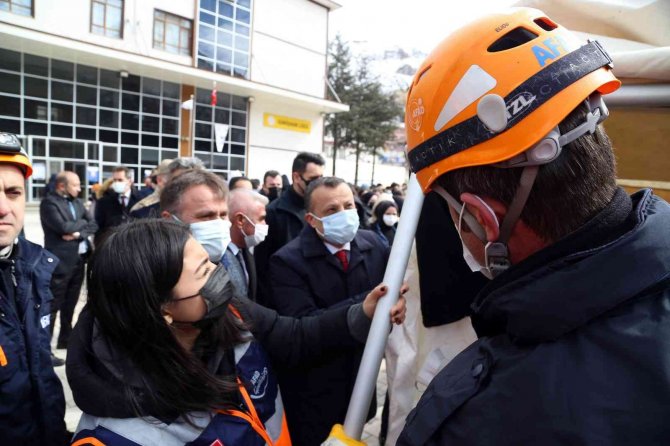 Gümüşhane’de ‘Deprem Anı Ve Tahliye Tatbikatı’ Gerçekleştirildi
