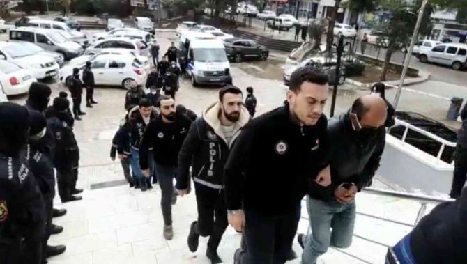 Afyonkarahisar’da Polisten Nefes Kesen Operasyon