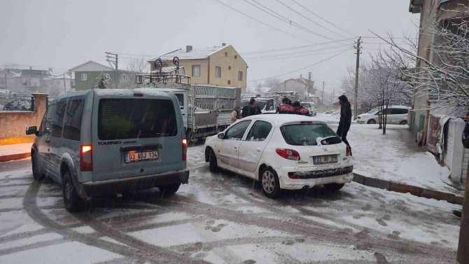 Bıçakla Polisleri Tehdit Eden Şahıs Tutuklandı