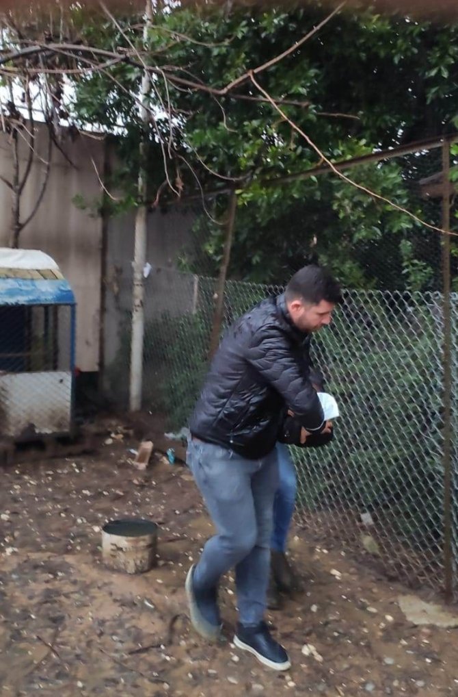 Hapis Cezası İle Aranan Şüpheli Kümeste Yakalandı
