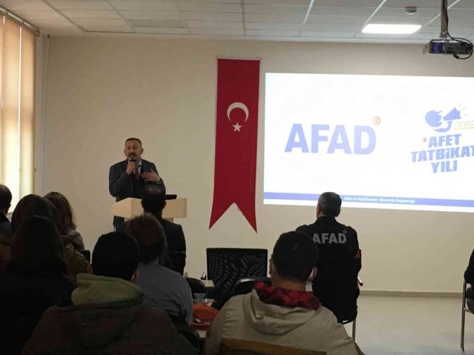 Germencik Yamantürk Myo’da ’Deprem Bilinci Konferansı’ Düzenlendi