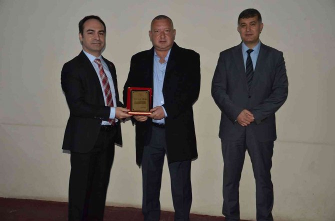 Hayırseverlere, İ̇l Sağlık Müdürü Açıkgöz’den Plaket