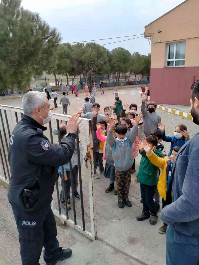 Bandırma’da Okul Çevresinde Tek Dal Sigara Denetimi