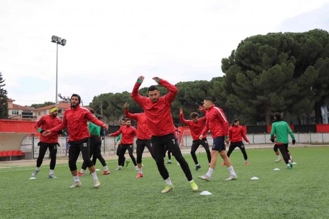 Zirve Yarışını Sürdüren Sarayköyspor, Lideri Gözüne Kestirdi