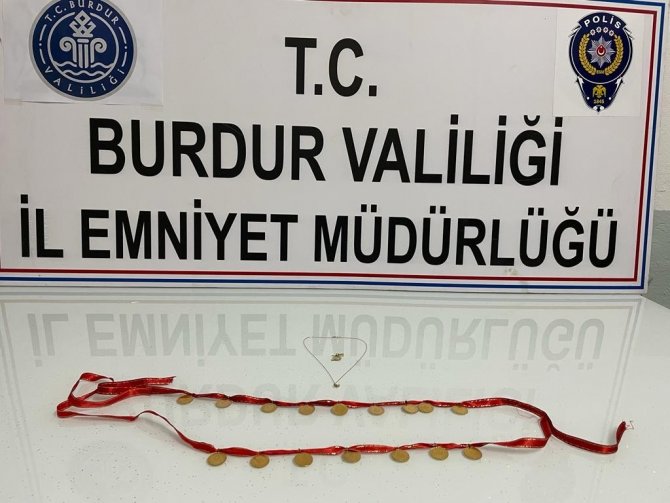 Evlerden Yaklaşık 100 Bin Lira Değerinde Altın Ve Para Çalan Hırsızlar Yakalandı