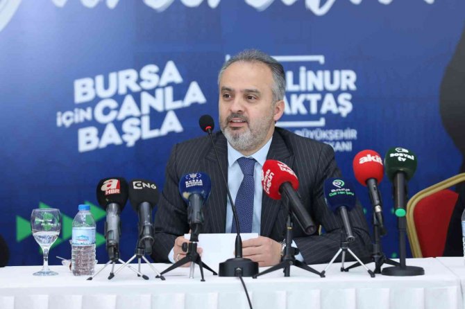 Bursa Büyükşehir’den 3 Bin Üniversite Öğrencisine Burs Desteği