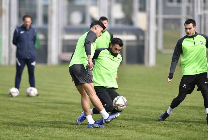 Bursaspor Şut Çalıştı