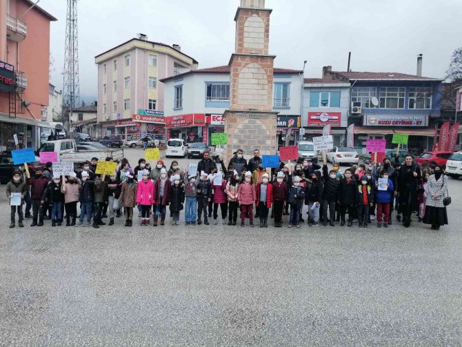 Öğrenciler Sigara Ve Alkolün Zararlarına Dikkat Çekti