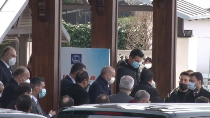 Cumhurbaşkanı Erdoğan Cuma Namazını Kerem Aydınlar Camii’nde Kıldı