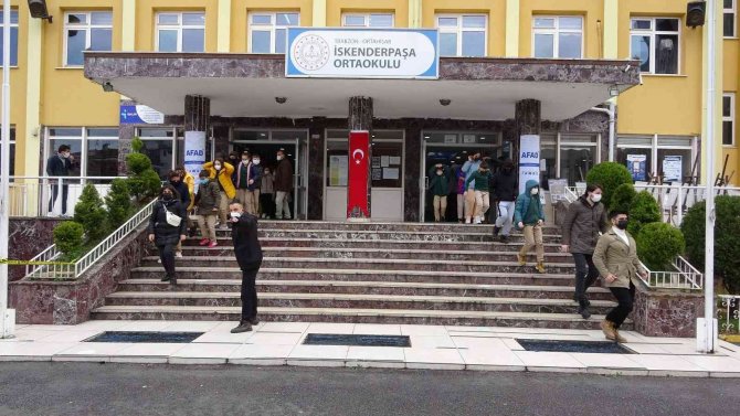 Trabzon’da Okullarda Deprem Tatbikatı