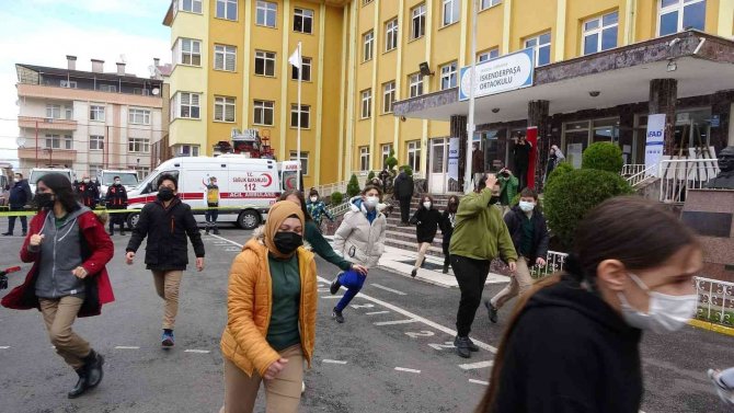 Trabzon’da Okullarda Deprem Tatbikatı