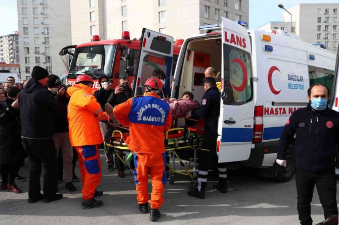 Liseliler 7.2’lik Deprem Heyecanını Yaşadı