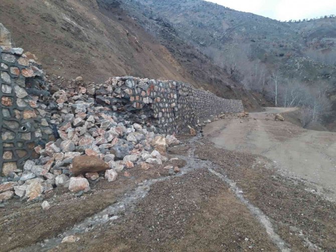 Aşırı Yağış Alan Kulp’ta Bozulan Yollar Onarıldı