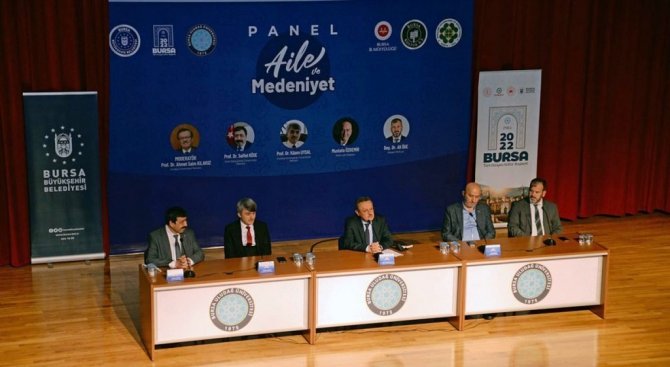 Dpü Rektörü Uysal, “Aile Ve Medeniyet” Konulu Panele Katıldı