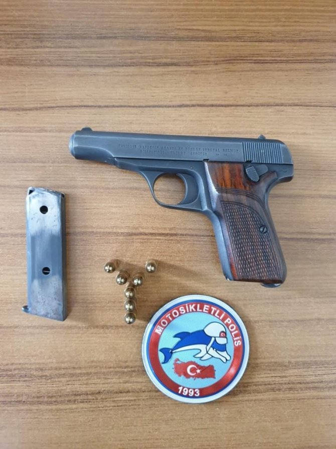 Düzce’de Polis 6 Ruhsatsız Silah Ele Geçirdi
