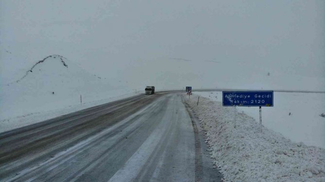 Erzincan’a Kış Geri Döndü
