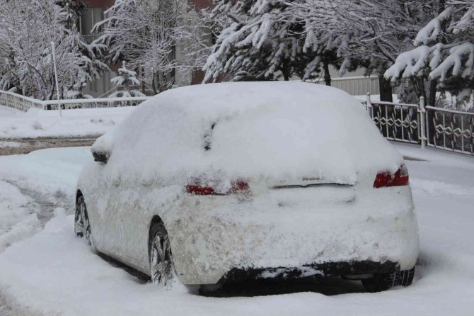 Erzurum’a Kış Geri Geldi