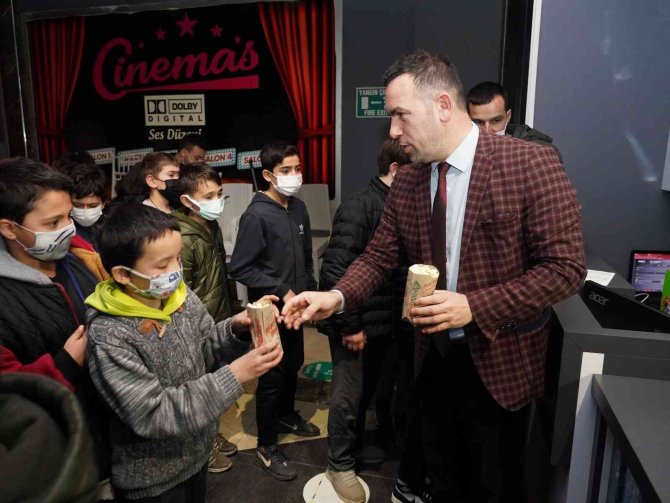 Fatsa Belediyesi’nden 550 Öğrenciye Anlamlı Sinema Etkinliği