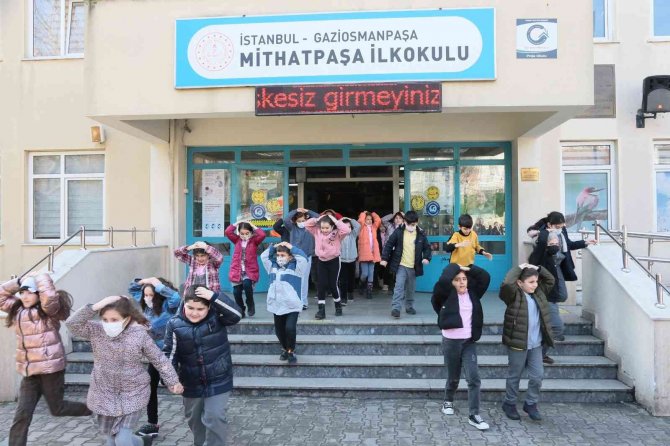 Gaziosmanpaşa’da Gerçeğini Aratmayan Deprem Tatbikatı