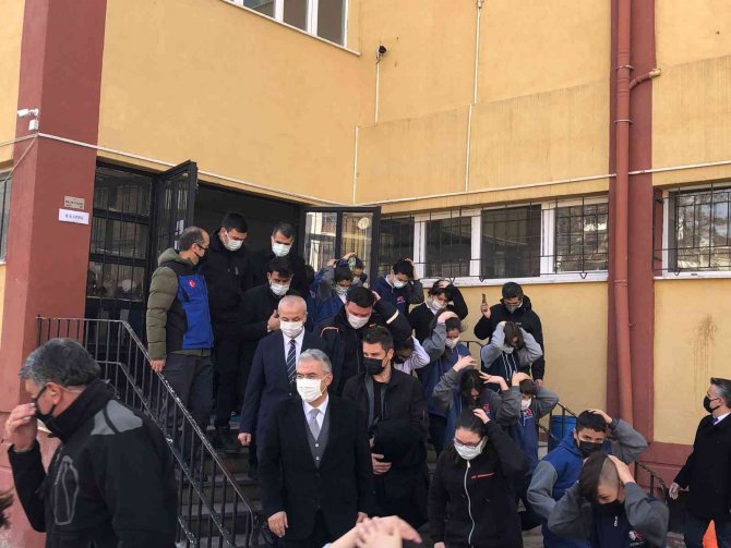 Okul Zili Yerine Siren Sesleri Çaldı