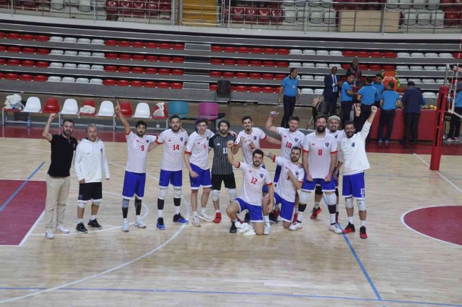 Karacabey Belediyespor Her Branşta Yükselişte