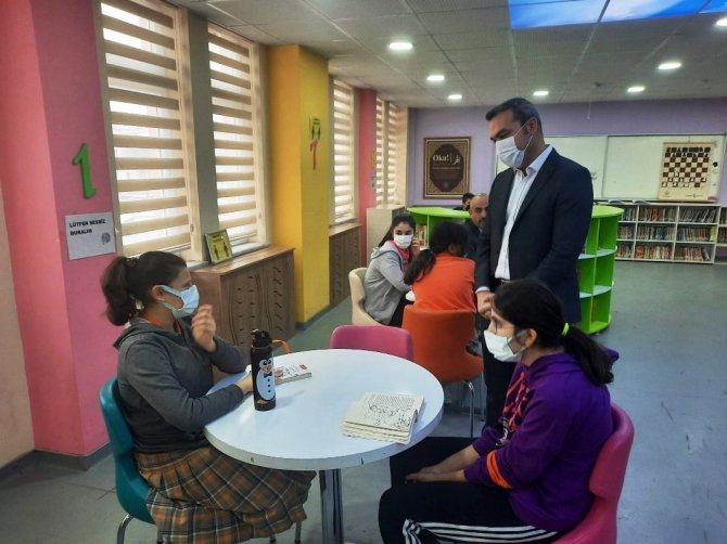 Kaymakam Çiçek, Kitap Okuma Etkinliğine Katıldı