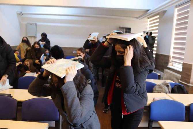 Kayseri’de Gerçeğini Aratmayan Deprem Tatbikatı