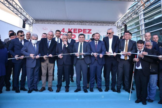 4. Kepez Kitap Fuarı Kapılarını Açtı