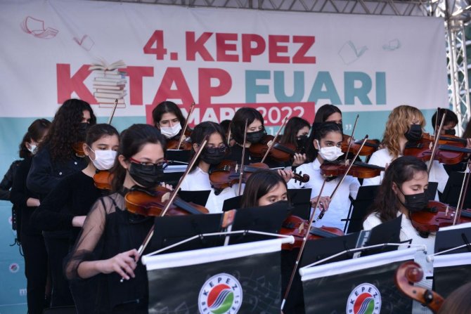 4. Kepez Kitap Fuarı Kapılarını Açtı