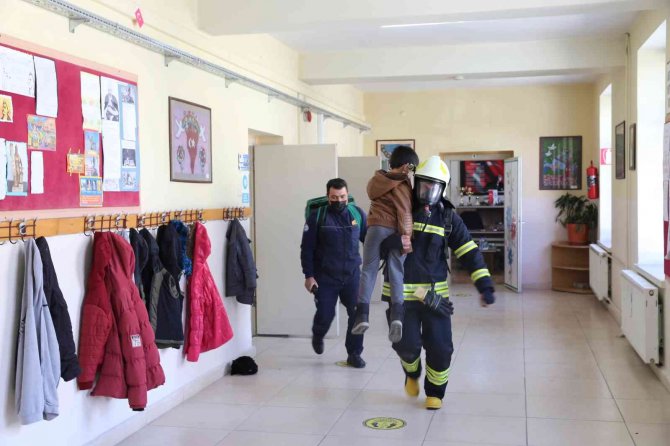 Yatağan Kıbrıs İ̇lkokulu’nda Tahliye Tatbikatı Yapıldı