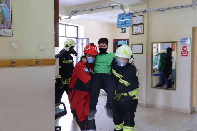 Yatağan Kıbrıs İ̇lkokulu’nda Tahliye Tatbikatı Yapıldı