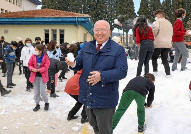 Çocuklara Kar Sürprizi