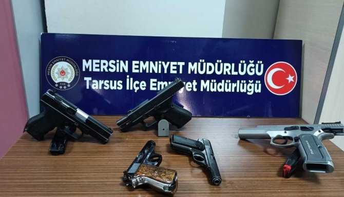 Tarsus’taki Uygulamalarda 11 Ruhsatsız Tabanca Ele Geçirildi