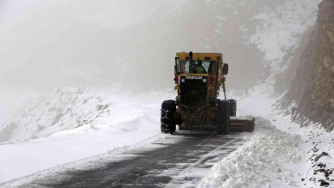 Muş’ta 53 Köy Yolu Ulaşıma Kapandı