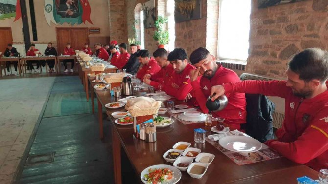 Nazilli Belediyespor’da Birlik Ve Beraberlik Kahvaltısı Düzenlendi