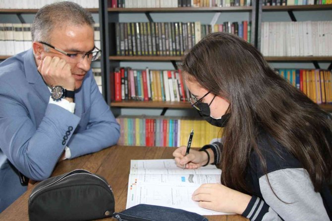 Öğrencileri Sevindiren Kütüphane