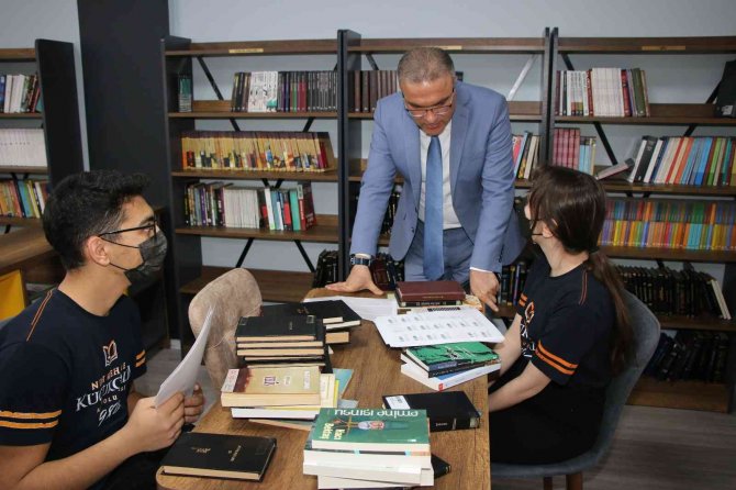 Öğrencileri Sevindiren Kütüphane