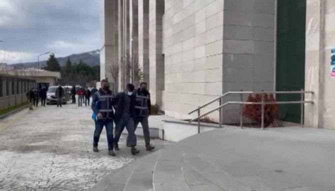 3 Kişiyi Silahla Yaralayan Şüpheli Yakalandı