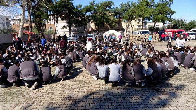 Osmaniye’de Ziller Teneffüs İçin Değil ’Deprem’ Alarmı İçin Çaldı