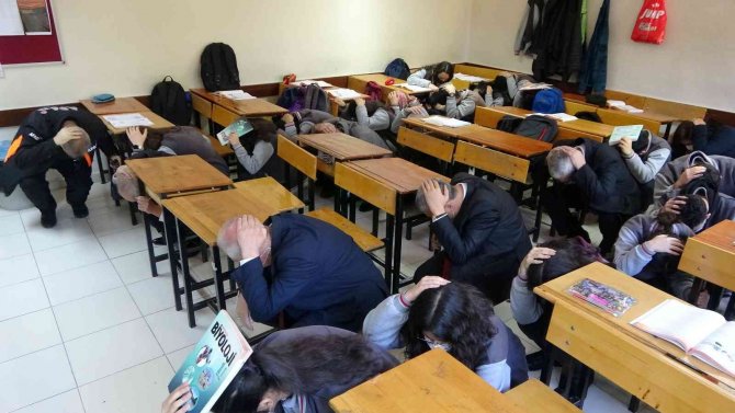 Osmaniye’de Ziller Teneffüs İçin Değil ’Deprem’ Alarmı İçin Çaldı