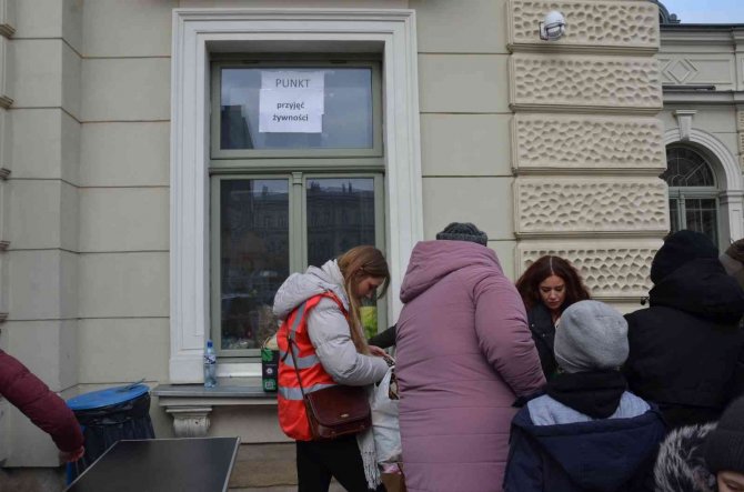Ukrayna’dan Polonya’ya 500 Binden Fazla Mülteci Sığındı