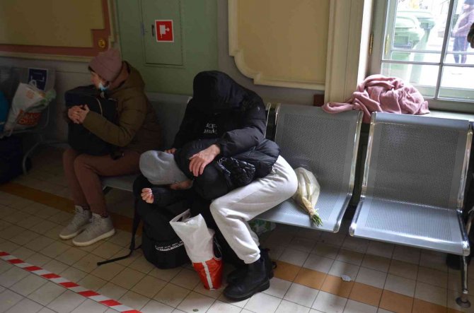 Ukrayna’dan Polonya’ya 500 Binden Fazla Mülteci Sığındı